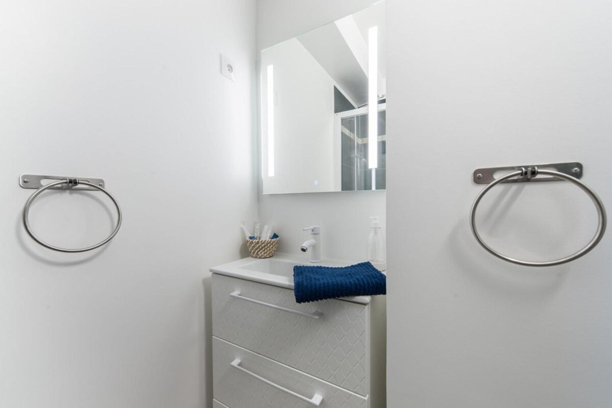 Cosy La Baie Des Anges - Plage La Ciotat - Classe 3 Etoiles Apartment Екстериор снимка
